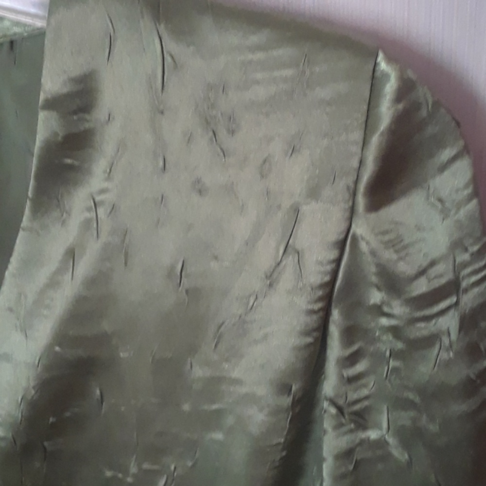 blouse - Picture 2 of 3